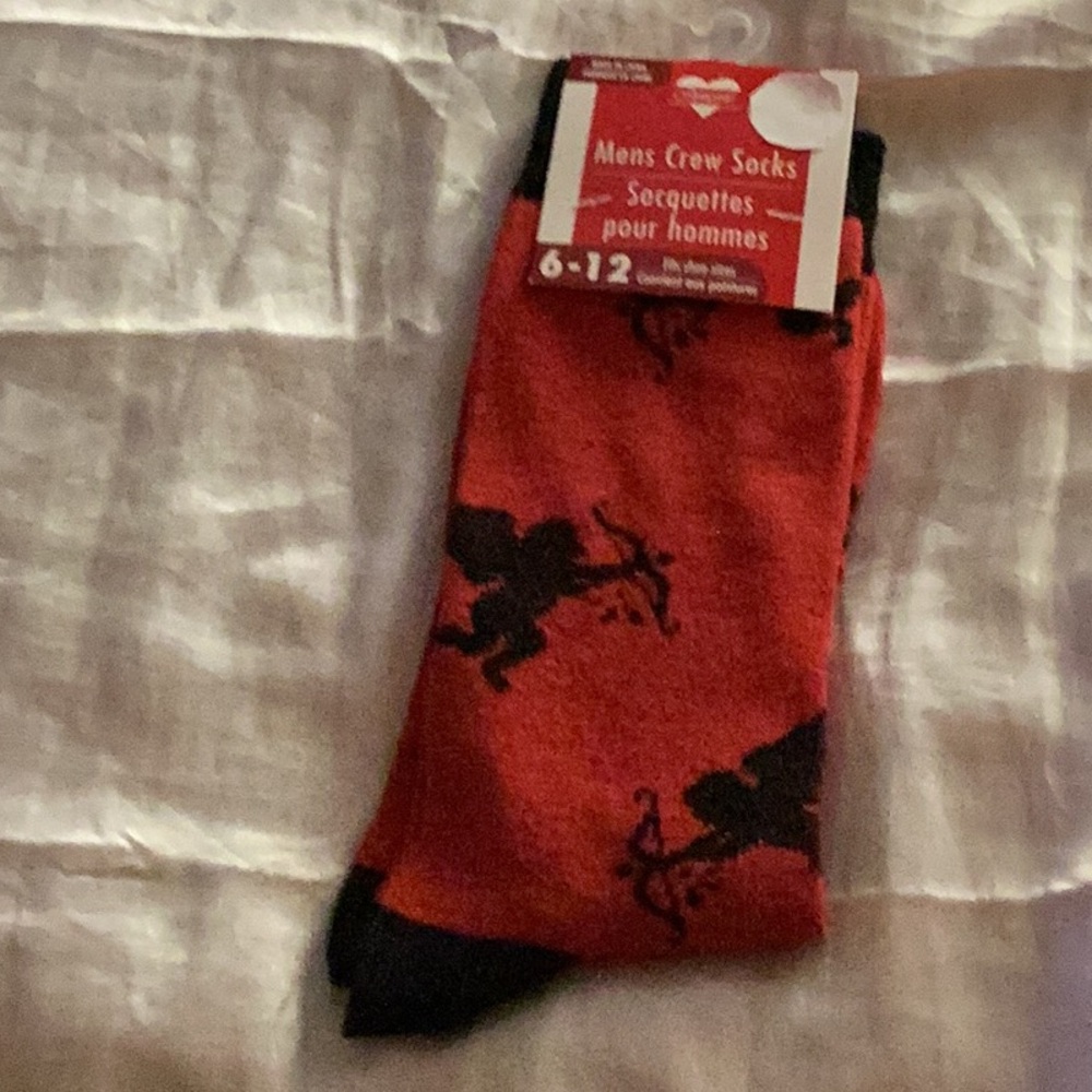 ❤️NWT Cherub Unisex Hot Red Socks Fun to Wear ❤️